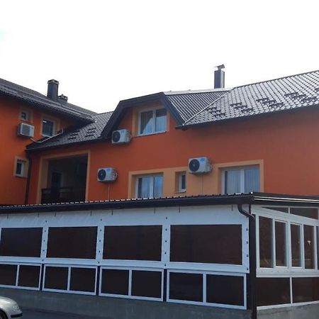 Guest House Sapina Korenica Exterior photo