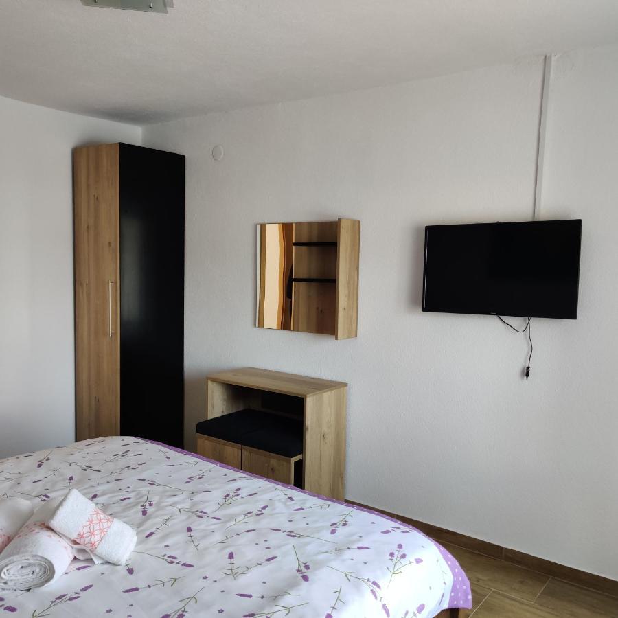 Guest House Sapina Korenica Exterior photo