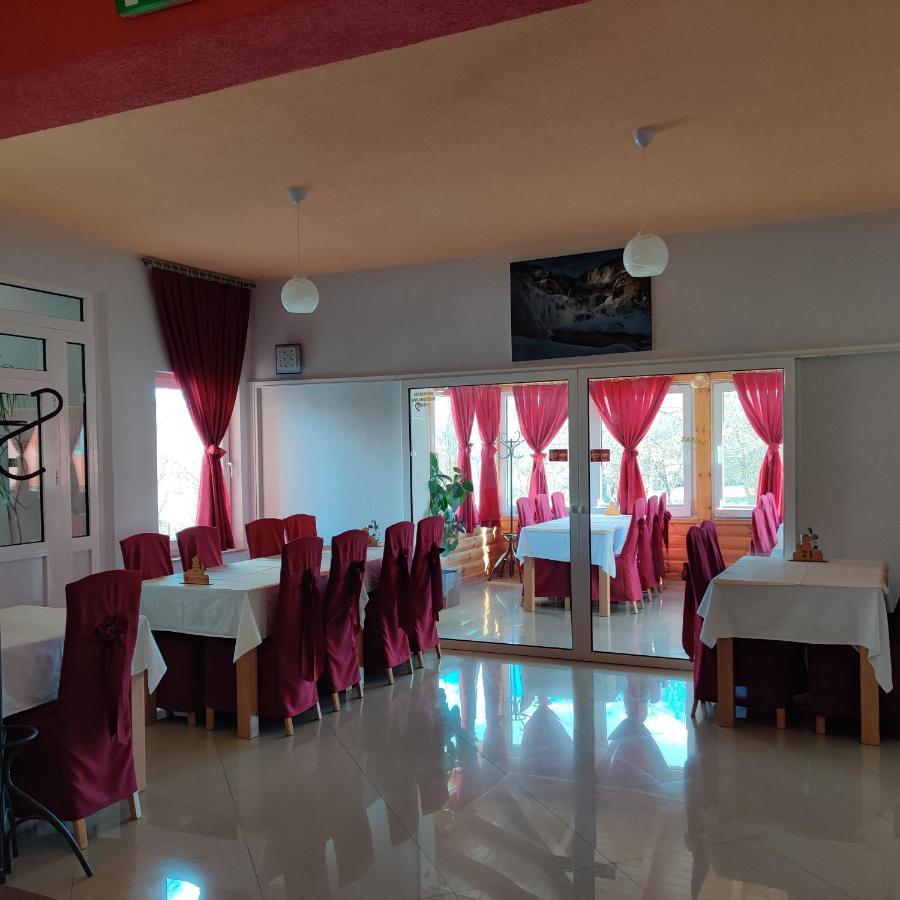 Guest House Sapina Korenica Exterior photo