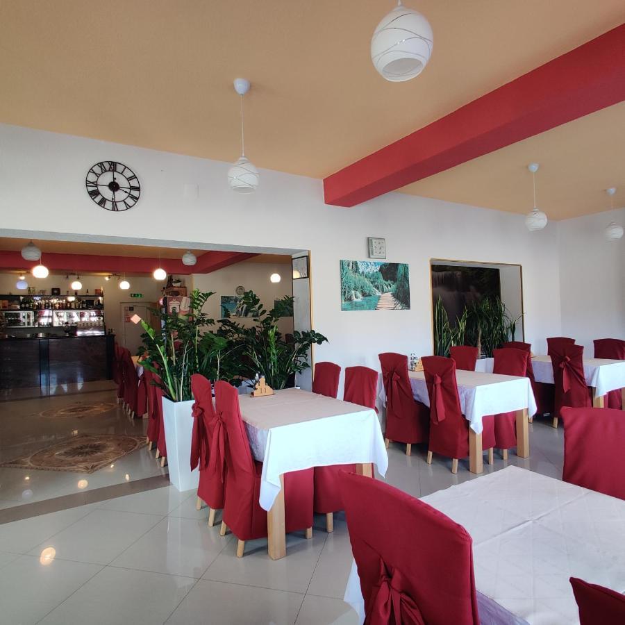 Guest House Sapina Korenica Exterior photo