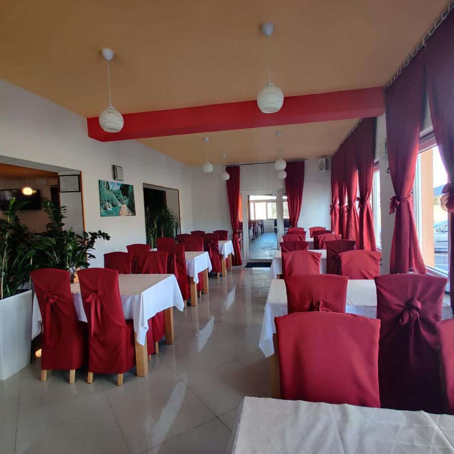 Guest House Sapina Korenica Exterior photo