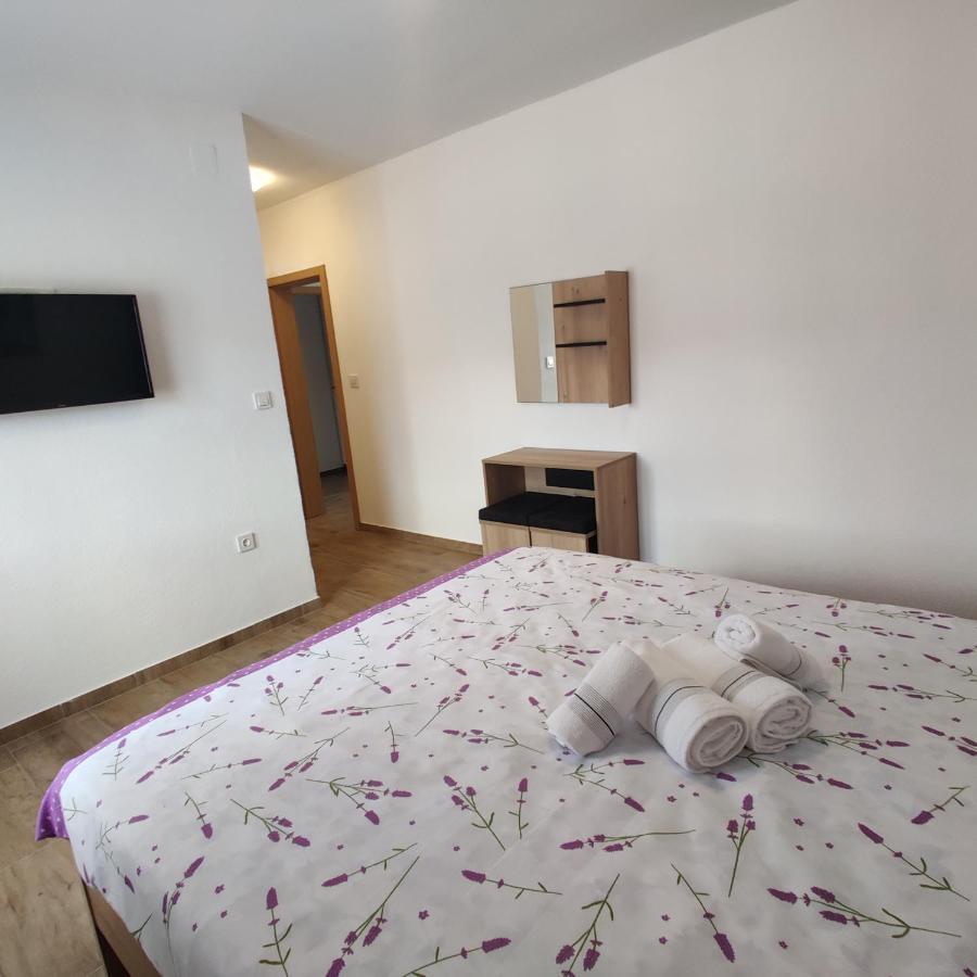 Guest House Sapina Korenica Exterior photo